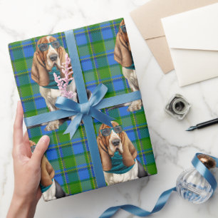 Papel De Regalo Perro Basset Hound con una Bufanda Verde Monograma