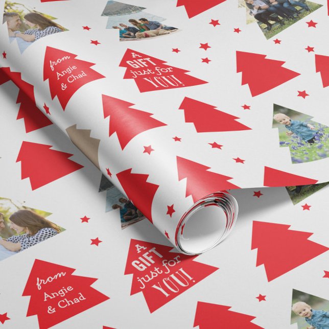 Papel de Regalo Personalizado con Foto de Pequeños (Custom 8 photo gift wrapping paper with red Christmas trees, stars and personal text)