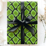 Papel De Regalo Piel de serpiente verde y negro<br><div class="desc">El Papel de envolvimiento verde y negro Piel de serpiente presenta un audaz y exótico patrón piel de serpiente en tonos verde y negro. Este diseño impactante le aporta un toque sofisticado y elegante a su envoltura de regalo, por lo que es perfecto para aquellos que aprecian una estética única...</div>