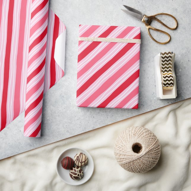 Papel De Regalo Pink and Red Hand Drawn Stripe Wrapping Paper (Artesanía)