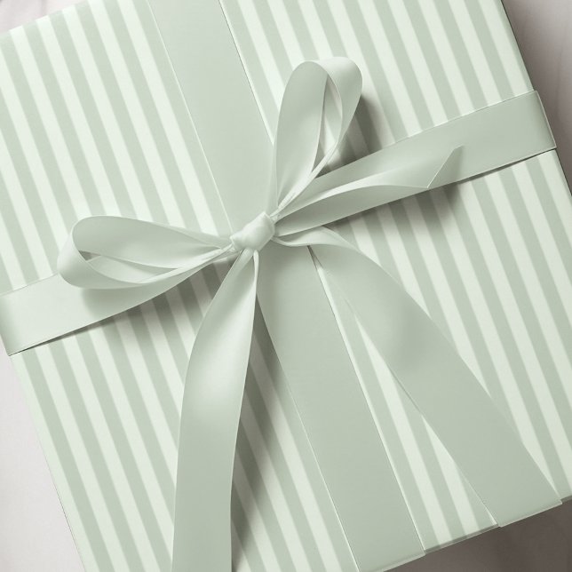 Papel De Regalo Pinstripes verdes pastorales simples (Adorable Gender Neutral Green Stripes on Lighter Green. Baby Showers, St. Patrick's Day,   Birthdays)