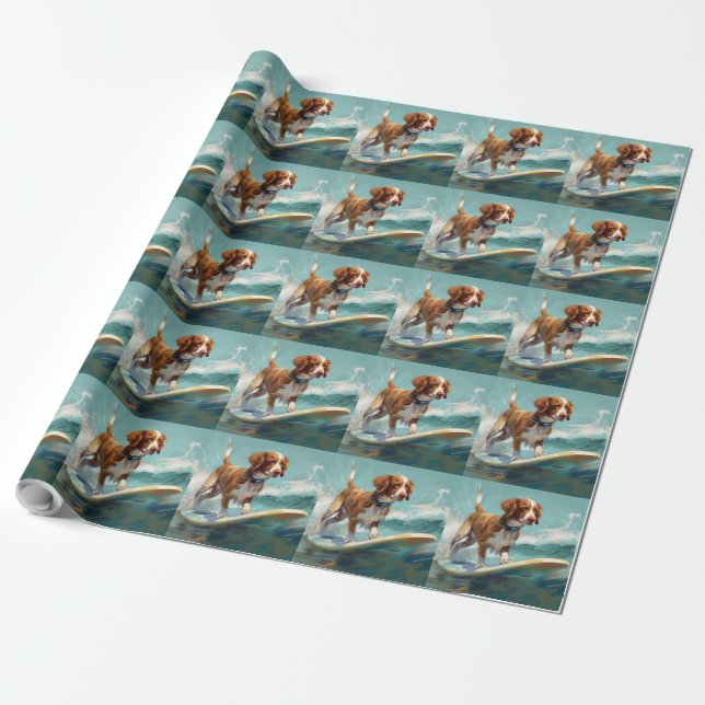 Papel De Regalo Pintura de surf en la playa de Brittany Spaniel (Desenrollado)