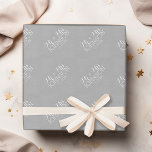 Papel De Regalo Plata de color sólido - Favoritos a Mr & Mrs Weddi<br><div class="desc">Un bonito color con fuentes de moda hace una pieza de declaración para un favor de recepción. Los elementos son más fáciles de personalizar cuando se reemplazan primero todo el texto y las fotos. Si su arte todavía necesita ser ajustado, haga clic en el botón Personalizar Este botón. Esto te...</div>