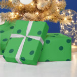 Papel De Regalo Polka verde St Patrick's Day con el color Personal<br><div class="desc">Diseñado con adorables patrones de puntos de polka en verde. Puede cambiar a cualquier color de fondo como desee. ¡Ideal para el Día de San Patricio,  cumpleaños,  festividades o cualquier celebración o evento!</div>