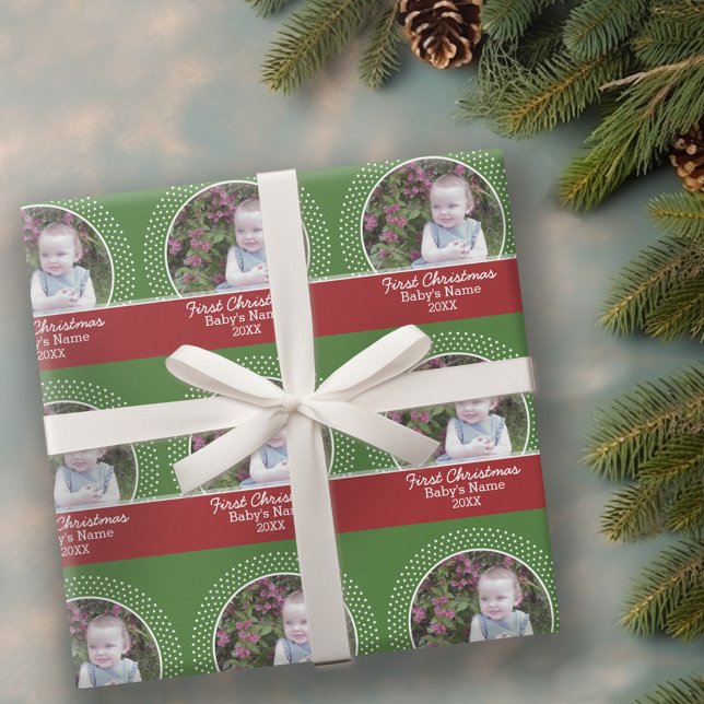 Papel De Regalo Primera foto de Navidad del bebé - Rojo y Verde (Personalized Wrapping paper - 1 Photo)