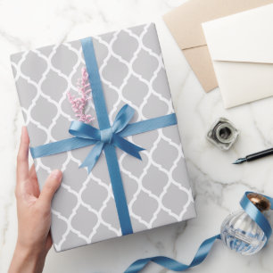 Papel De Regalo Quatrefoil marroquí gris y blanco
