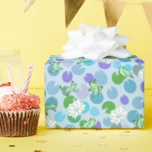 Papel De Regalo Ranas verdes caprichosas y toallitas limeñas sobre