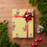 Papel De Regalo Rastreador de nueces y regalos<br><div class="desc">Ropa de Navidad vintage en rojo y oro con regalos.</div>