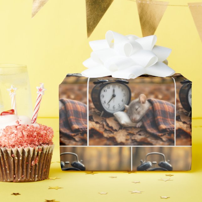 Papel De Regalo Ratón durmiendo junto a un reloj de alarma (Fiesta de cumpleaños )