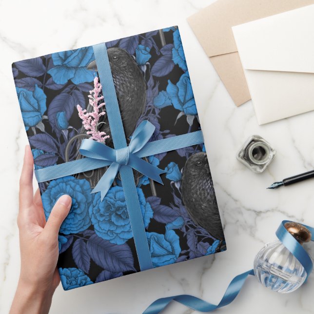 Papel De Regalo Ravens y rosas azules (Regalar)