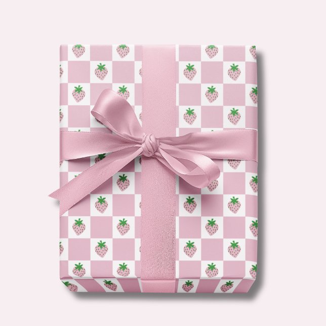 Papel De Regalo Rosa Cuadro de Fresa de Verano (Pink strawberry checkerboard wrapping paper. Ideal for girls birthday gifts and baby showers.)
