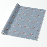 Papel De Regalo Rosa de flores azul turbio Boda de marco dorado<br><div class="desc">Elegante diseño con delicados ramos azules polvorientos, malolientes acuarelas de color rosa floral, marco falso dorado, magnífico separador floral, sobre un polvoriento fondo azul. Utilice la herramienta Personalize para agregar información y cambiar los colores de las fuentes. Para ver los artículos que coincidan, por favor, visite mi colección de flores...</div>