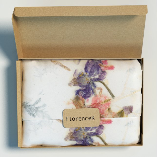 Papel De Regalo Rosa floral natural Kraft Petales Rosas Iris rosad (Natural Kraft Floral Rose Petals Iris Roses Pink Wrapping Paper)