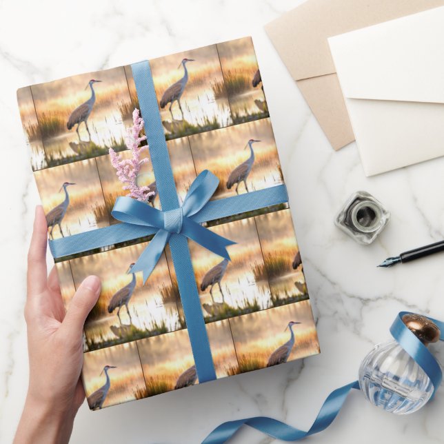 Papel De Regalo Sandhill Crane In A Marsh (Regalar)