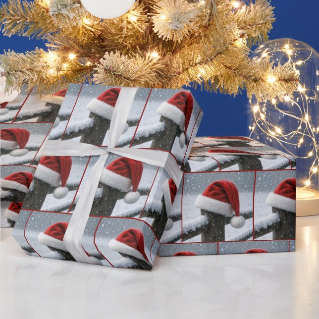 Papel De Regalo Santa Hat On a Snowy Fence Post (Vacaciones)