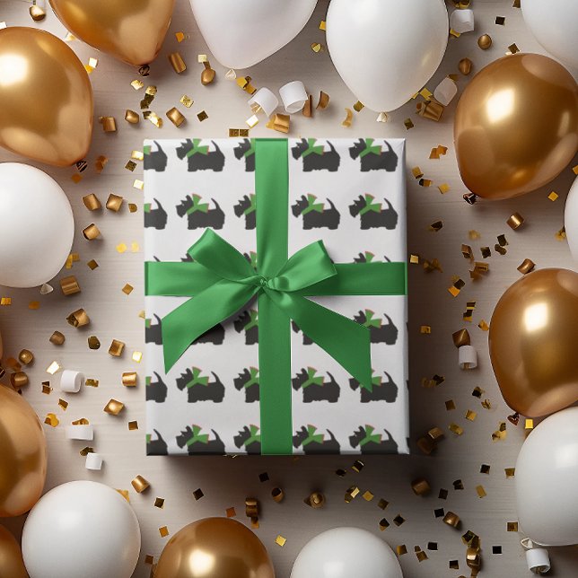 Papel De Regalo Scotty Dog y Tartán Feliz Navidad (Jaunty Scottie's in holiday scarves parade across this fun gift wrap.)