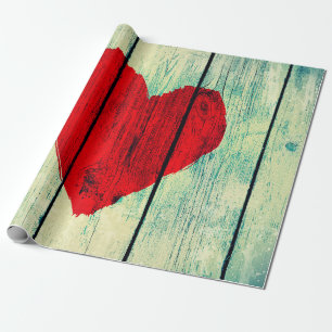 Papel De Regalo Símbolo de amor en la pared de madera antigua