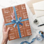 Papel De Regalo Simple Miss a la señora Terracotta Bridal Shower<br><div class="desc">Diseñado para concordar con nuestra rústica colección botánica. Sorprenda a la futura novia con un papel de envoltura de personalizado. El diseño presenta un diseño sencillo con un encabezado que lee miss to mrs encerrado por dos cuadrados</div>