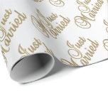 Papel De Regalo Solo guión de oro casado | BODA<br><div class="desc">Solo casada con un Boda de guion dorado y su regalo. ⭐ 99% de mis diseños en mi tienda están hechos en capas. Esto facilita el redimensionar y mover los gráficos y el texto para que encajen perfectamente en cada producto. 📌 (Asegúrese de cambiar el tamaño o mover los gráficos...</div>