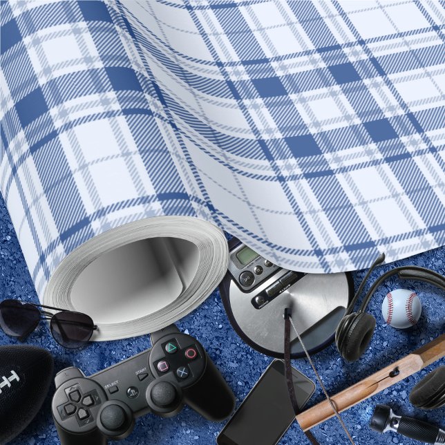 Papel De Regalo Tartán - azul violento pastel a azul marino (Tartan - Vibrant Pastel blue to Navy Blue Wrapping Paper by Leapfroglisics Shop)