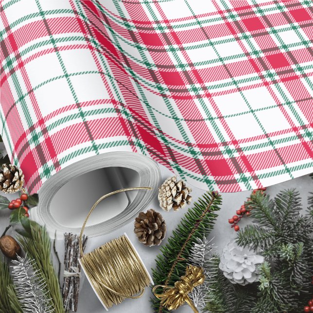 Papel De Regalo Tartán - Blanco Rojo y Verde (Tartan - White Red and Green Wrapping Paper by Leapfroglisics Shop)