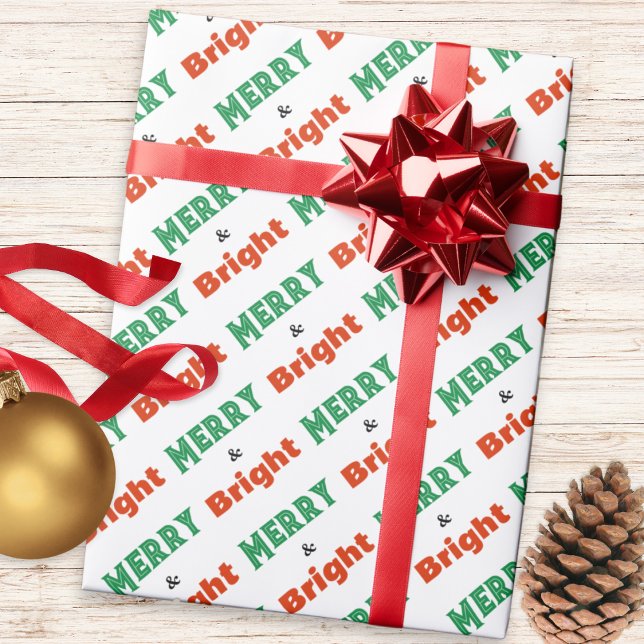 Papel De Regalo Texto amargo y brillante rojo verde blanco patrón (Festive Christmas gift wrapping paper, patterned with green and red 'Merry and Bright' words)