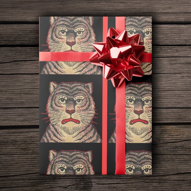 Papel De Regalo Tigre feroz a rayas asiáticas (Asian striped tiger fierce looking face on black and red roll of gift wrapping paper.)