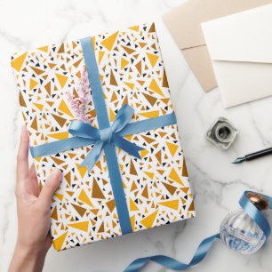 Papel De Regalo Triángulos marrones amarillentos sobre fondo retro