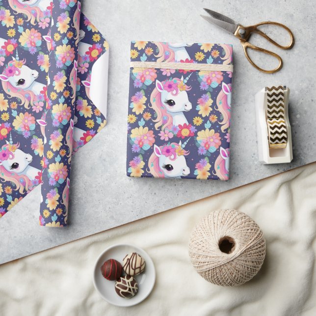 Papel De Regalo Unicornio blanco adorable con flores (Artesanía)