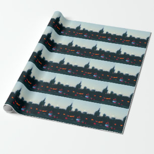 Papel De Regalo Varsovia nocturna: Silueta borrosa de la ciudad.