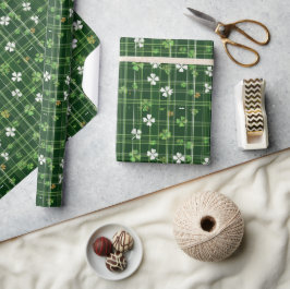 Papel De Regalo Verde con hojas de trébol blancas y verdes envolvi