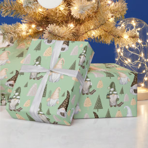 Papel de regalo verde de gnomos de invierno