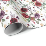 Papel De Regalo Vino Borgoña Estampado de Ramillete Floral<br><div class="desc">Papel de regalo de vino y rosa borgoña con estampado de ramillete floral para ducha de novia o cualquier ocasión.</div>