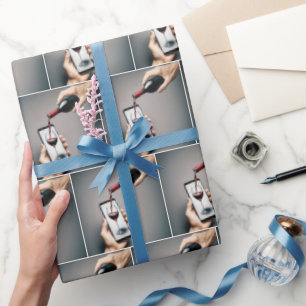 Papel De Regalo Vino rojo viéndose en un Smartphone