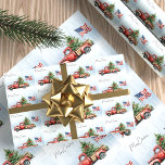 Papel De Regalo Vintage Christmas Red Truck Bandera Patriótica de<br><div class="desc">Vintage Red Truck Navidades Cards celebra las vacaciones con encanto patriótico. Difunde alegría y alegría festiva esta temporada navideña con nuestras tarjetas de Navidades de camiones rojos. Capturando perfectamente el espíritu de un bello y rústico paisaje invernal, estas tarjetas cuentan con un encantador camión rojo adornado con un árbol de...</div>