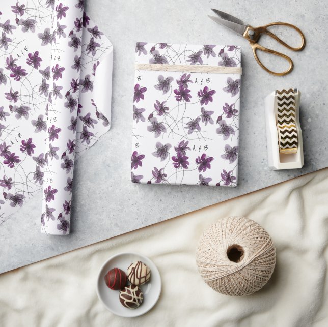 Papel De Regalo Violetas salvajes acuarela pintada a mano monogram (Artesanía)