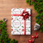 Papel De Regalo Welsh Merry Christmas Wreath, Nadolig Llawen<br><div class="desc">Las vacaciones de Navidades verdes y rojos fueron envueltos con regalos,  con las palabras Feliz Navidad en galés: Nadolig Llawen.</div>