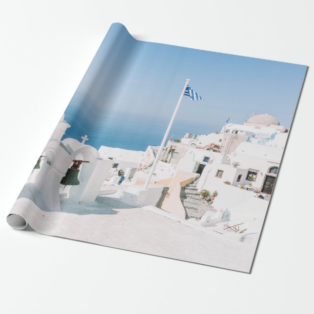 Papel De Regalo White concrete building near body of water in the  (Desenrollado)