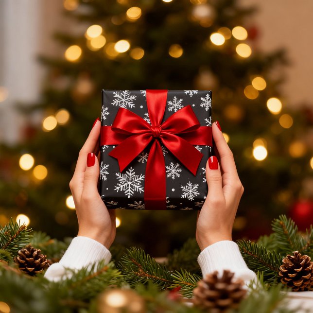 Papel De Regalo White Snowflakes On Black Background Christmas (Subido por el creador)