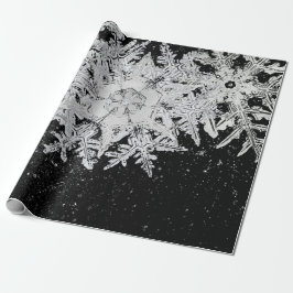 PAPEL DE REGALO WILSON BENTLEY SNOWFLAKES EN EL CIELO NOCTURNO