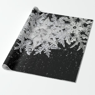 PAPEL DE REGALO WILSON BENTLEY SNOWFLAKES EN EL CIELO NOCTURNO
