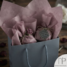 Papel de seda con estampado de flor de lis en rosa