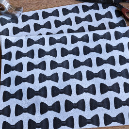 Papel de seda con estampado de pajarita de esmoqui