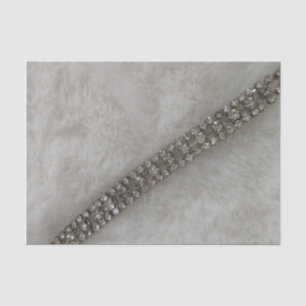 Papel de seda con piel sintética y diamantes