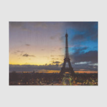 De noche a día sobre la torre Eiffel de Trocadero