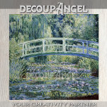 Papel De Seda Monet - Lilis de agua y desenlace de puente japoné<br><div class="desc">Este papel higiénico en la desconexión presenta una fotografía de alta resolución de los Water Lilies y el Puente Japonés de Claude Monet, una obra maestra que capta la tranquilidad del jardín de Monet en Giverny. El cuadro representa el icónico puente japonés que arcaba con gracia sobre un estanque lleno...</div>