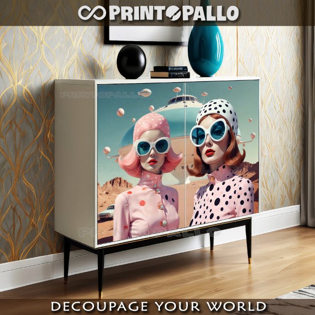 Papel De Seda Pareja de mujeres de moda retrofuturista de Sci-fi (Subido por el creador)