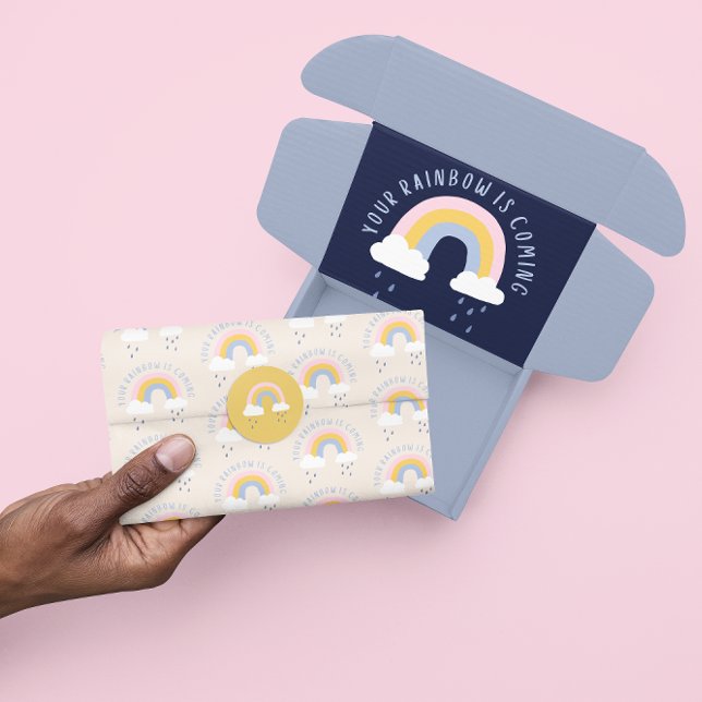 Papel De Seda Tu arcoiris viene con la bolsa de regalo (Encourage someone special with this, "Your rainbow is coming" tissue paper! )