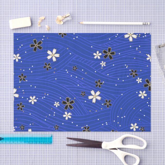 Papel De Seda  Wavy lines, adorned with black and white flowers (Artesanía)