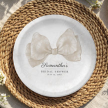 Elegante plato de ducha de novia con lazo de encaj